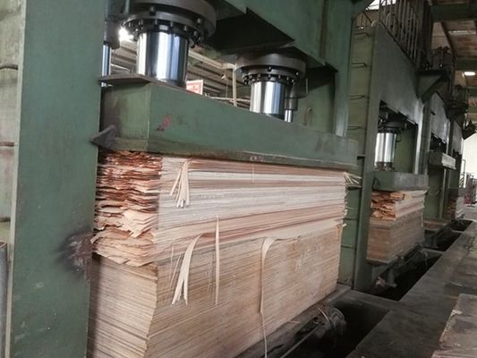 Φανταστικό ξύλινο επένδυμα Santos Rosewood ανθρωπογενές επένδυμα φύλλο 2050-3200mm Για μουσικό όργανο Κίνα εργοστάσιο