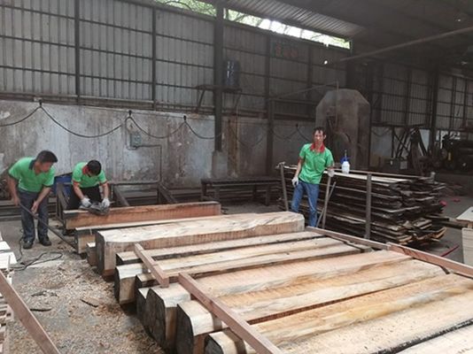 Φανταστικό ξύλινο επένδυμα Santos Rosewood ανθρωπογενές επένδυμα φύλλο 2050-3200mm Για μουσικό όργανο Κίνα εργοστάσιο