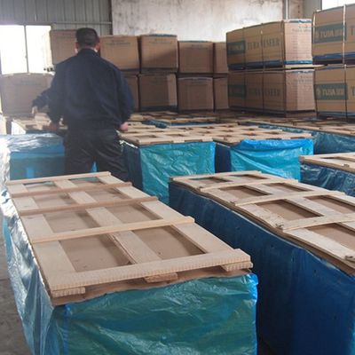 Η φαντασία επανασυνέθεσε την άσπρη φέτα καπλαμάδων H7036 δρύινου ξύλου που κόπηκε για την πόρτα και τα παράθυρα ISO