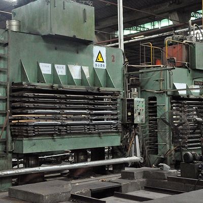 Φανταστικό πάνελ με φυσική τέφρα Oliver Quarter Cut Στενό Σκόρδι μήκος 2745mm Χωρίς χρώμα για ντουλάπι και έπιπλα