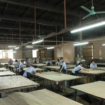 Κίτρινη καμφόρα Sapele Pommele High End Wood Veneer Ασυνήθιστη για διακόσμηση ξενοδοχείων