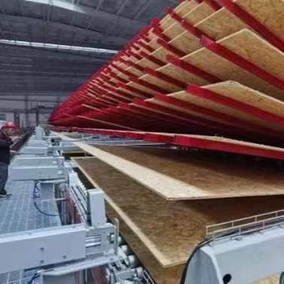 Radiata Pine Oriented Strand Board Osb4 2440*1220*18mm Μπορεί να προσαρμοστεί για εξωτερικούς τοίχους και οροφές