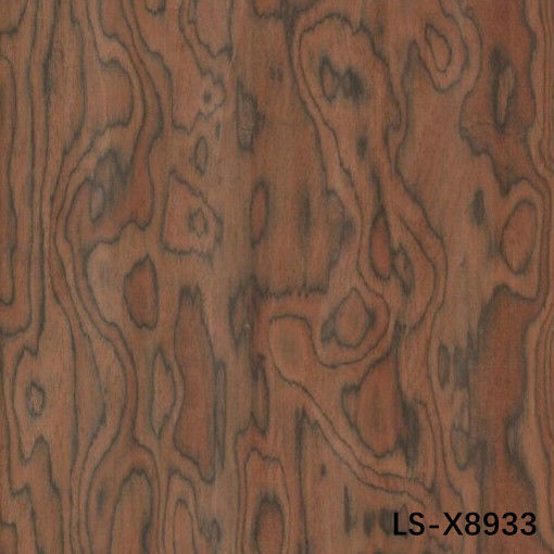 Ιταλία Σχεδιασμός τοπίου Custom Wood Veneer Σύγχρονη πόρτα Σχεδιασμός μήκος προσαρμοσμένο 2050-3200mm X8933C